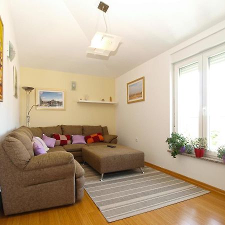 Apartments Majda 1932 Fazana Exterior photo