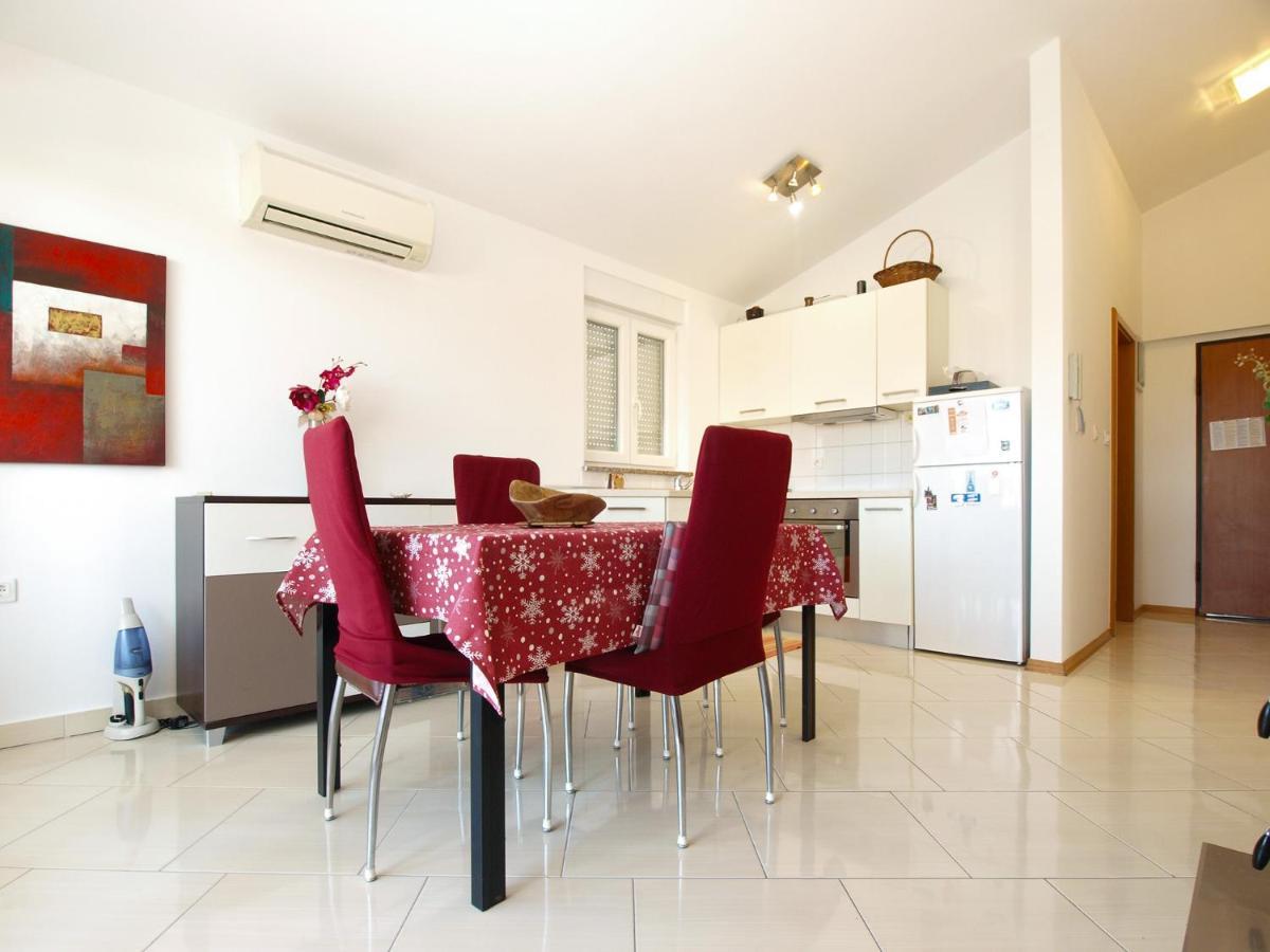 Apartments Majda 1932 Fazana Exterior photo