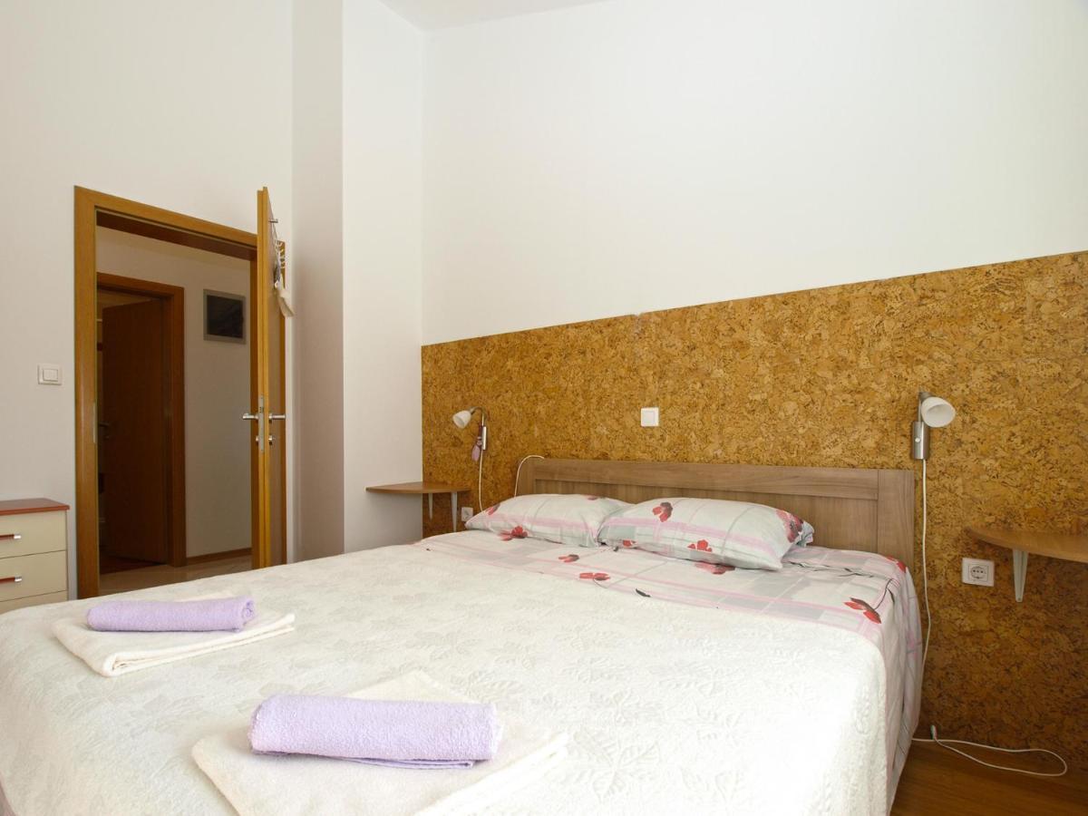 Apartments Majda 1932 Fazana Exterior photo