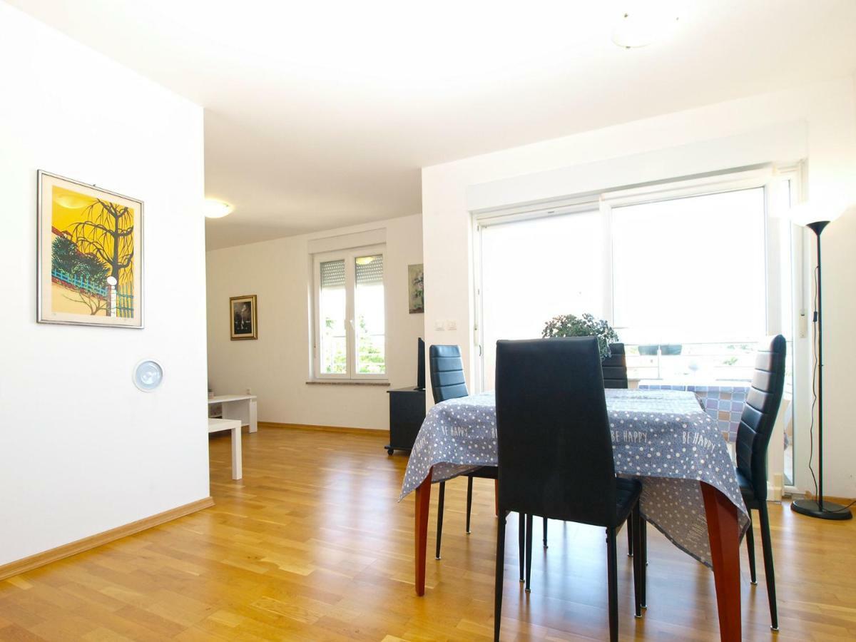 Apartments Majda 1932 Fazana Exterior photo