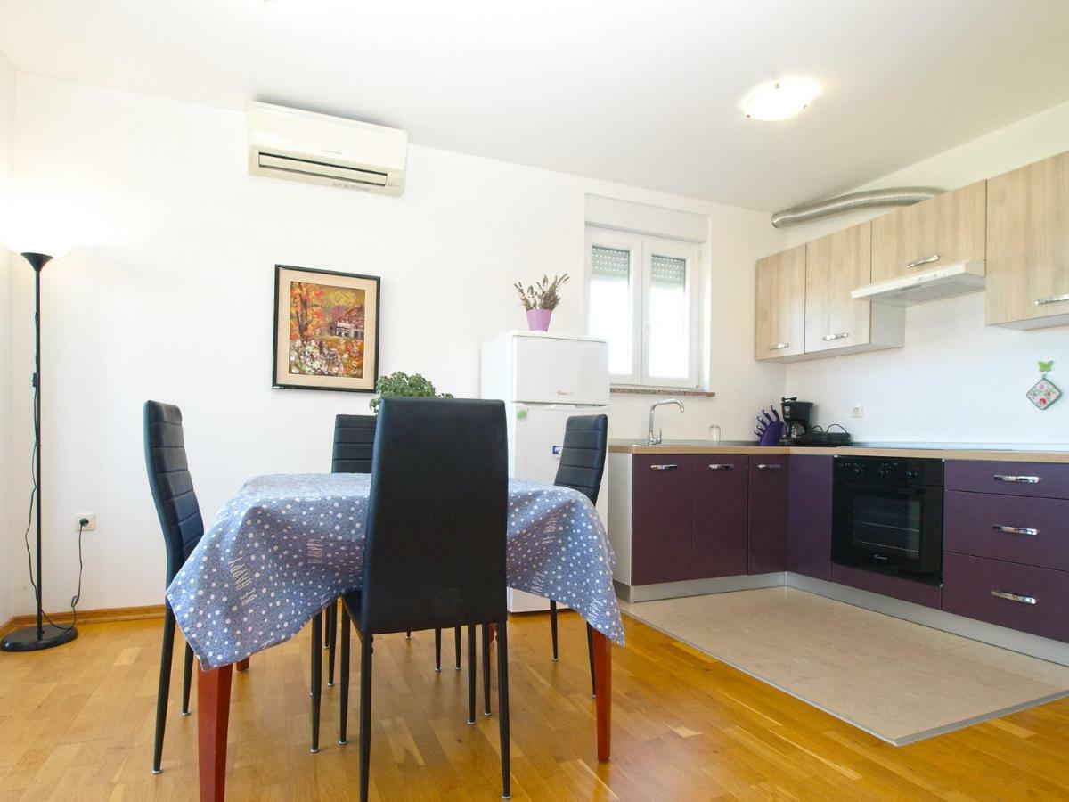 Apartments Majda 1932 Fazana Exterior photo